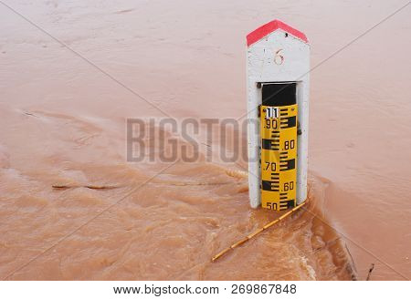 Water Level Indicators / Meter Located In The Water On River - Water Level Gauges Tool For Level Mea