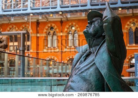 London, Uk - May 14 2018: The Betjeman Statue Of Sir John Betjeman The Man Who Save St. Pancras Stat