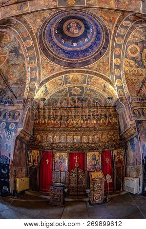 Bucuresti, Romania - July 16, 2018: Inside Stavropoleos Monastery, Founded In 1724 By The Greek Monk