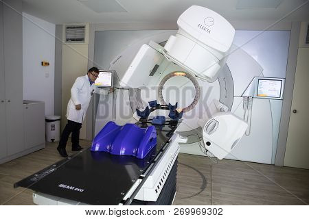 Linear Accelerator Technology Imrt, Igrt, Vmat