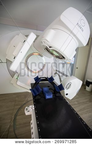 Linear Accelerator Technology Imrt, Igrt, Vmat