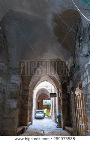 Jerusalem, Israel, November 17, 2018 : Arched Passage Under The Houses On Derech Shaar Haarayot Stre