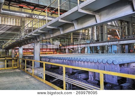 This Cooling Steel Billets On Cooling Rolling Table