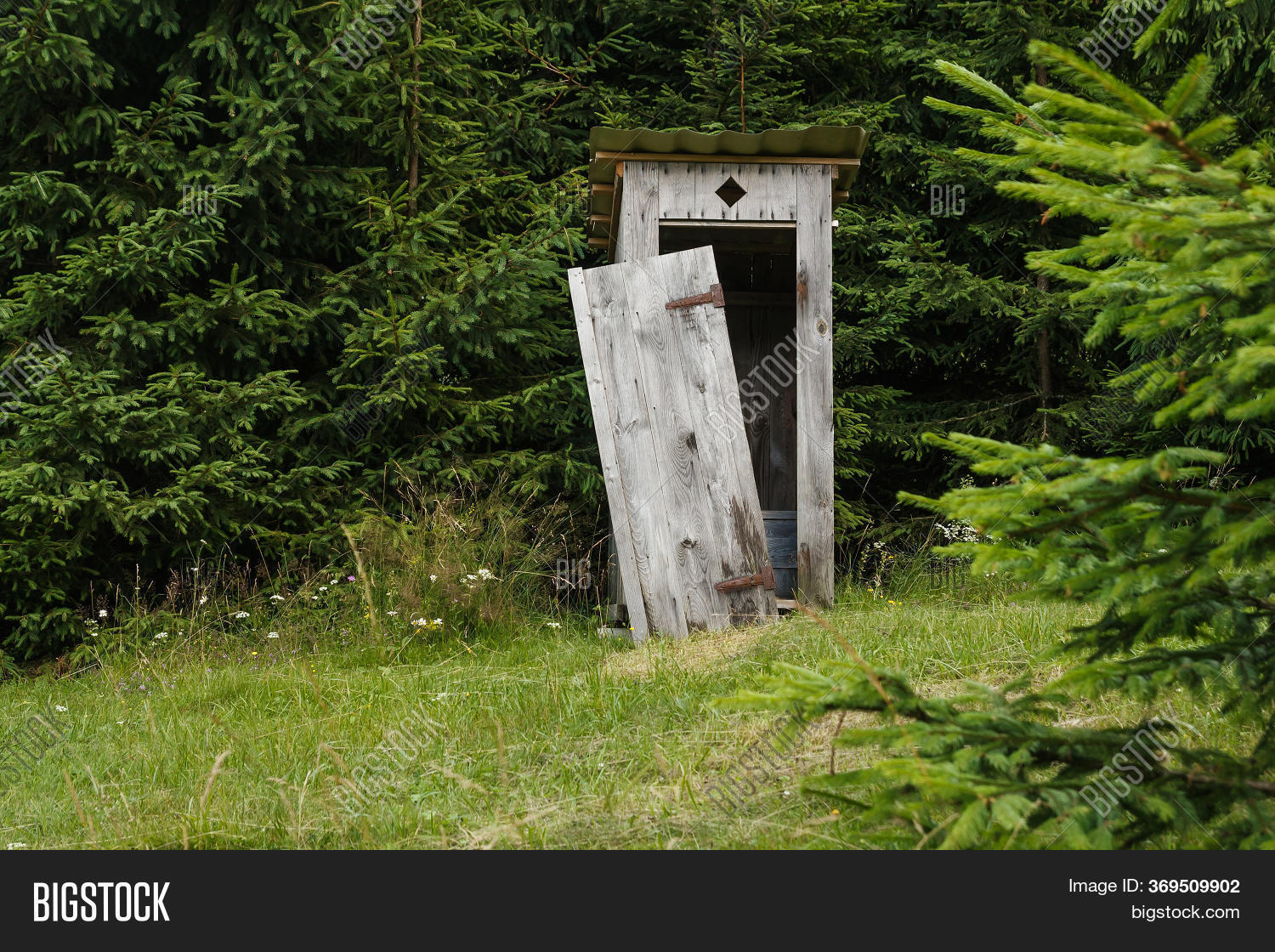 Old Wooden Outhouse Image & Photo (Free Trial) | Bigstock