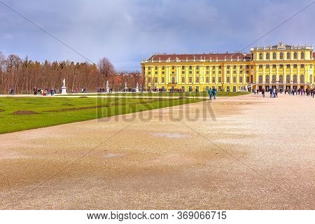 Vienna, Austia - April 3, 2015: Schonbrunn Palace With Great Parterre Garden