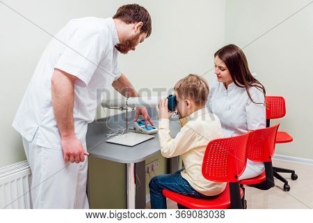 Orthoptics. Pleoptics. Doctor Explains How To Use Ophthalmic Equipment.