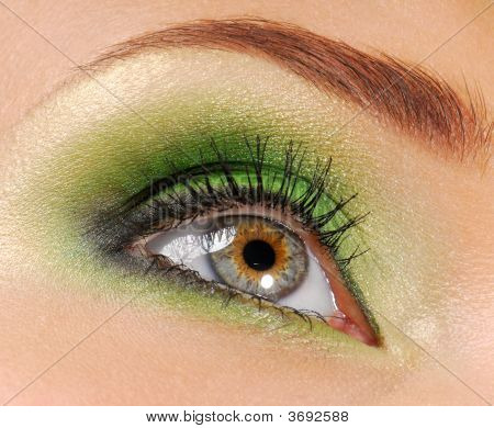 Bellezza Green make-up
