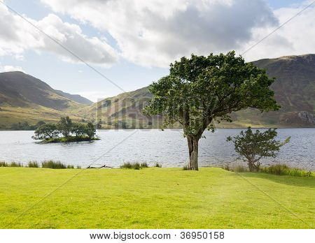 Crummock su Lake District üzerinden görünüm