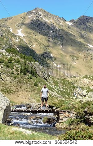 Ordino, Andorra : 2020 May 29 : Young Woman In The Beautiful View Hiking In The Andorra Pyrenees Mou
