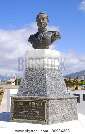 Statua del generale José de San Martin