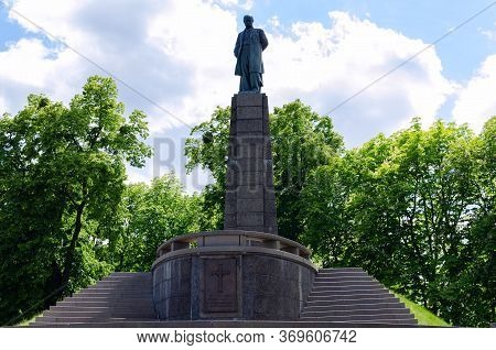 Burial Of The Prominent Ukrainian Poet Taras Shevchenko In The City Of Kaniv (cherkasy Region) On Ch