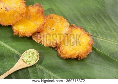 Patacón Fried Flattened Pieces Of Green Plantain (tostón, Tachino)