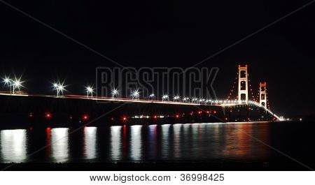 Mackinac Bridge nocą