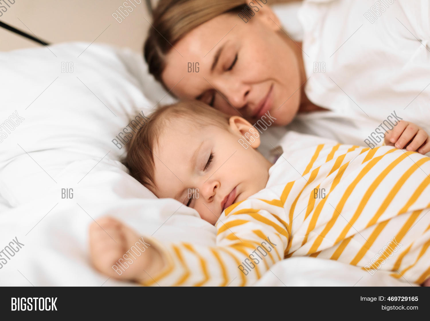 Bedsharing Baby Image & Photo (Free Trial) Bigstock
