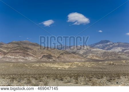Driving Sr 190 Thru The Death Valley In The Small Panamint Valley And The  Slate Range Von Wildrose,