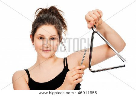 십 대 소녀 뮤지컬 삼각형을 재생 합니다.