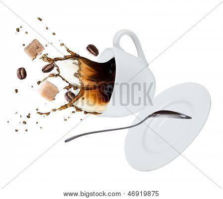 白い背景上に分離されてコーヒー スプラッシュ