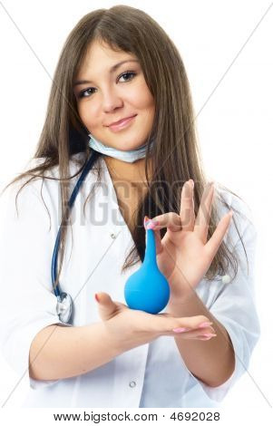 Arzt mit einer blauen enema