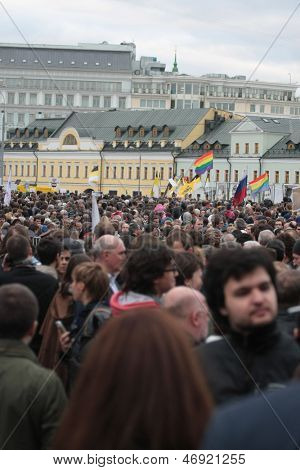 Moskva - 6. května: Účastníci protestní projev nesouhlasu, Bolotné náměstí v Moskvě,