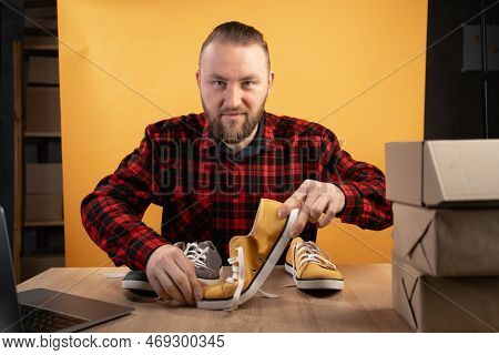 Micro Influencer Man Record Live Viral Video At Home Studio. Blogger Man Talking And Advice Product 