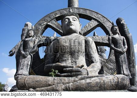 Buddha Statue For Thai People And Foreign Travelers Travel Visit And Respect Praying Blessing With H