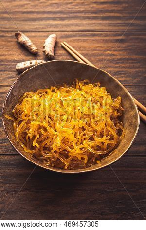 Curcuma Seaweed Noodles Made From Alginate (sodium Alginate). Fresh Kelp Noodles As Healthy Alternat