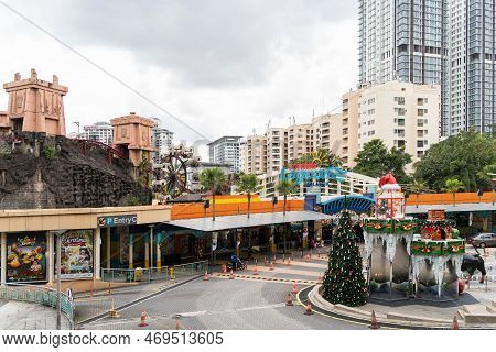 Kuala Lumpur,malaysia - December,4,2022 : Entrance View Of The Sunway Lagoon Amusement Park Which Is