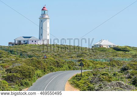 Gansbaai, South Africa - Sep 20, 2022: Danger Point Lighthouse Near Gansbaai In The Western Cape Pro