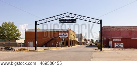 Poteau, Oklahoma, Usa - October 15, 2022: The Old Business District On Dewey Avenue