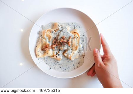 Pasta Or Tortellini With Guanciale , Pasta Carbonara For Serve
