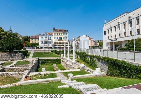 Plovdiv, Bulgaria - August 2022: Plovdiv City Center View In Bulgaria. Ruins Of Ancient Philippopoli