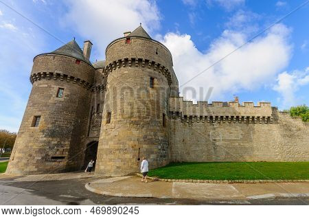 Guerande, France - October 02, 2012: View Of A Gate In The Old Walls Of Guerande, Loire-atlantique, 