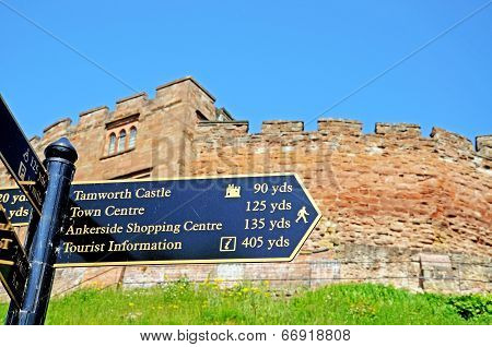 Castle and signpost, Tamworth.