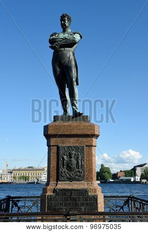 ST. PETERSBURG, RUSSIA - JUNE 27, 2015: Monument to Ivan Kruzenshtern on the Lieutenant Schmidt Embankment. The monument was erected in 1873 by design of sculptor Shreder and architect Monighetti
