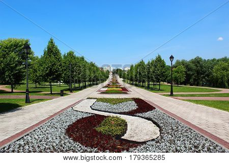 Walkway with flower beds in the Park Tsaritsyno in Moscow