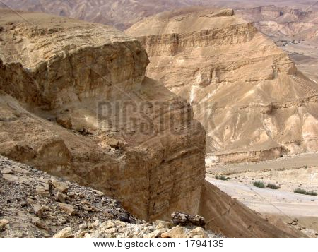 หน้าผาในทะเลทราย - Negev - อิสราเอล