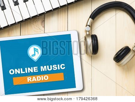 Online Music radion button on table screen