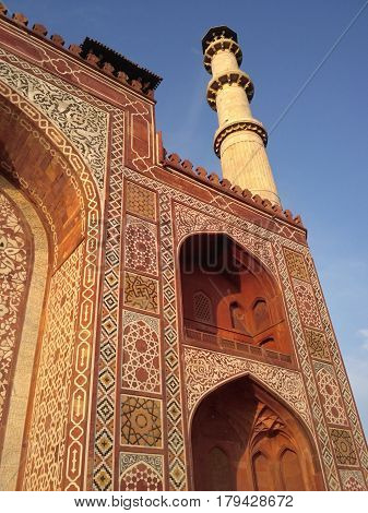 Sikandra close up view with one tower