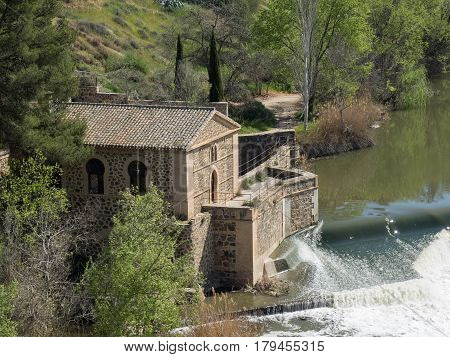 the City of toledo in spain and the tagus river