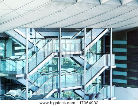 escaliers de secours extérieurs d'un bâtiment modern