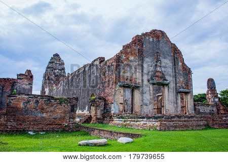 This is a picture of ancient building in Lopburi Thailand