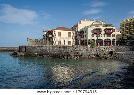 Playa del Muelle bay and museum of contemporary art in Puerto de la Cruz. Tenerife island, Spain.
