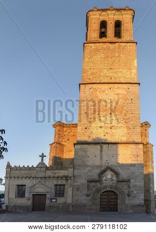 Parish Church Of San Pedro Apostol In Montijo, Badajoz, Spain. Key Rural Destination At Extremadura