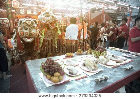 Nakorn Sawan , Thailand - February 19 , 2018 : Unidentified People Dresses In The Hainan Tiger Is Da