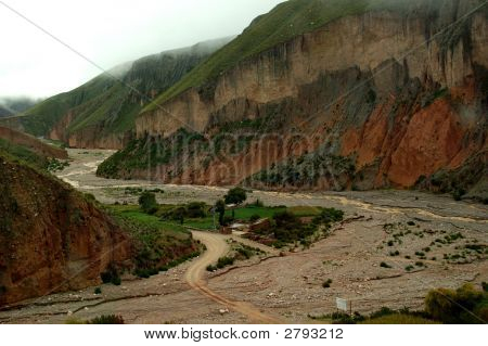 Cañón de las montañas rocosas