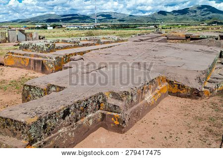 Plataforma Litica, 131 Tons Weighting Stone At Pumapunku Ruins, Pre-columbian Archaeological Site, B