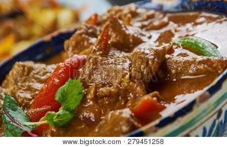 Dum Pukht Gosht - Slow-cooked Afghani Mutton