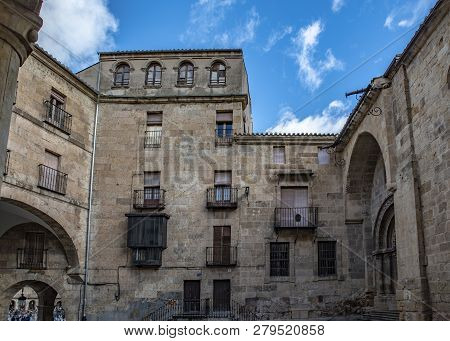 Square Of Corrillo And Entrance Of The Church Of San Martín,  In The Historic Centre Of Salamanca,