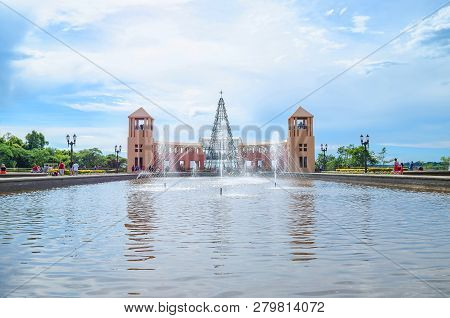 Curitiba - Pr, Brazil - December 16, 2018: Tangua Park (parque Tangua). View Of The Water Fountain A