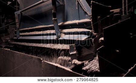 Machine For Selection And Crushing Of Crushed Rubble And Stone. Aggregate Separator Or Construction 